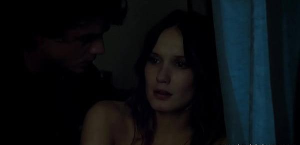  Ana Girardot - Les Revenants S02E02 (2015)